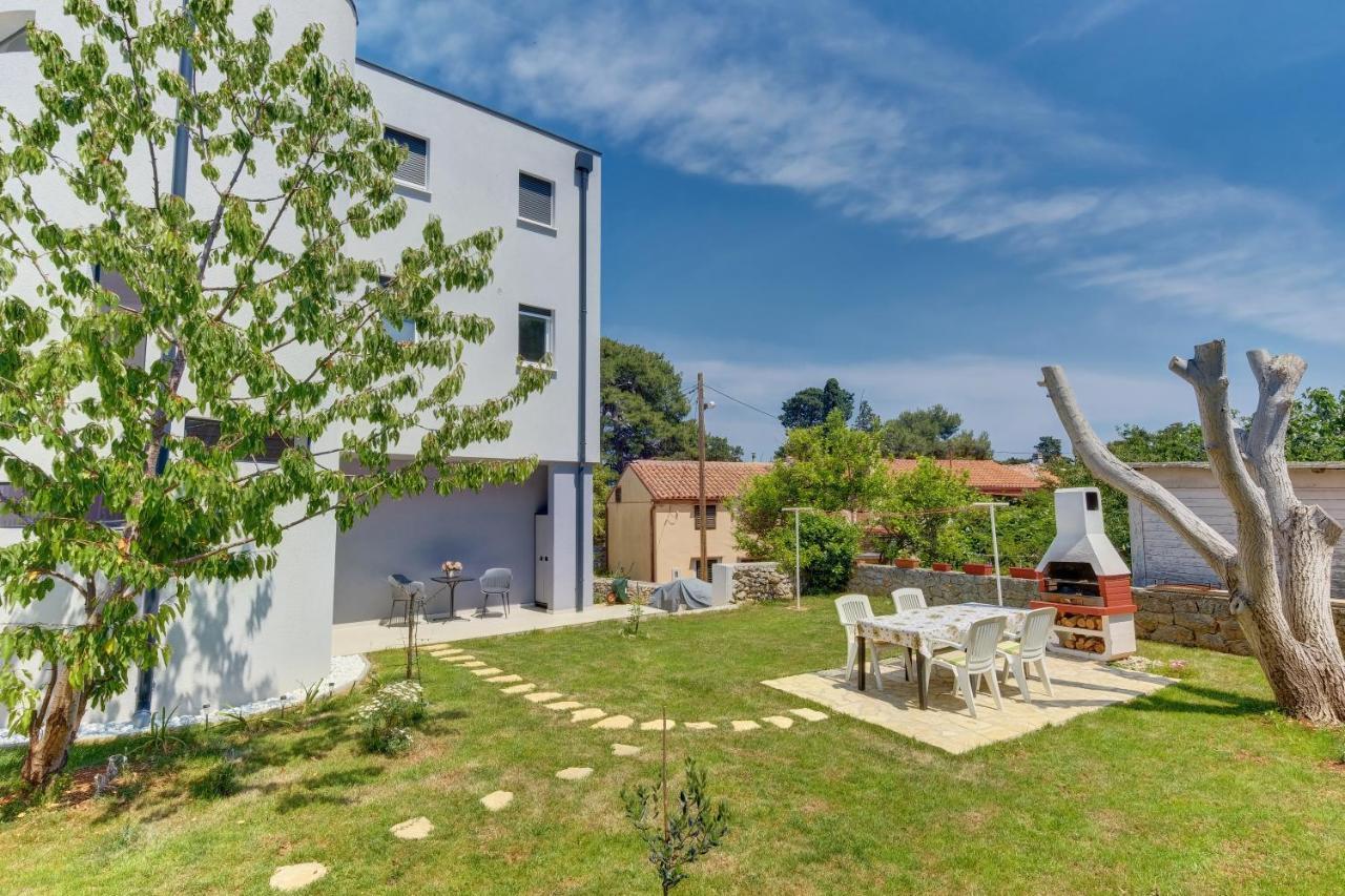 Apartments Hemetek ヴェリ・ロシニュ エクステリア 写真