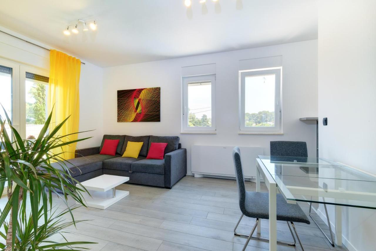 Apartments Hemetek ヴェリ・ロシニュ エクステリア 写真