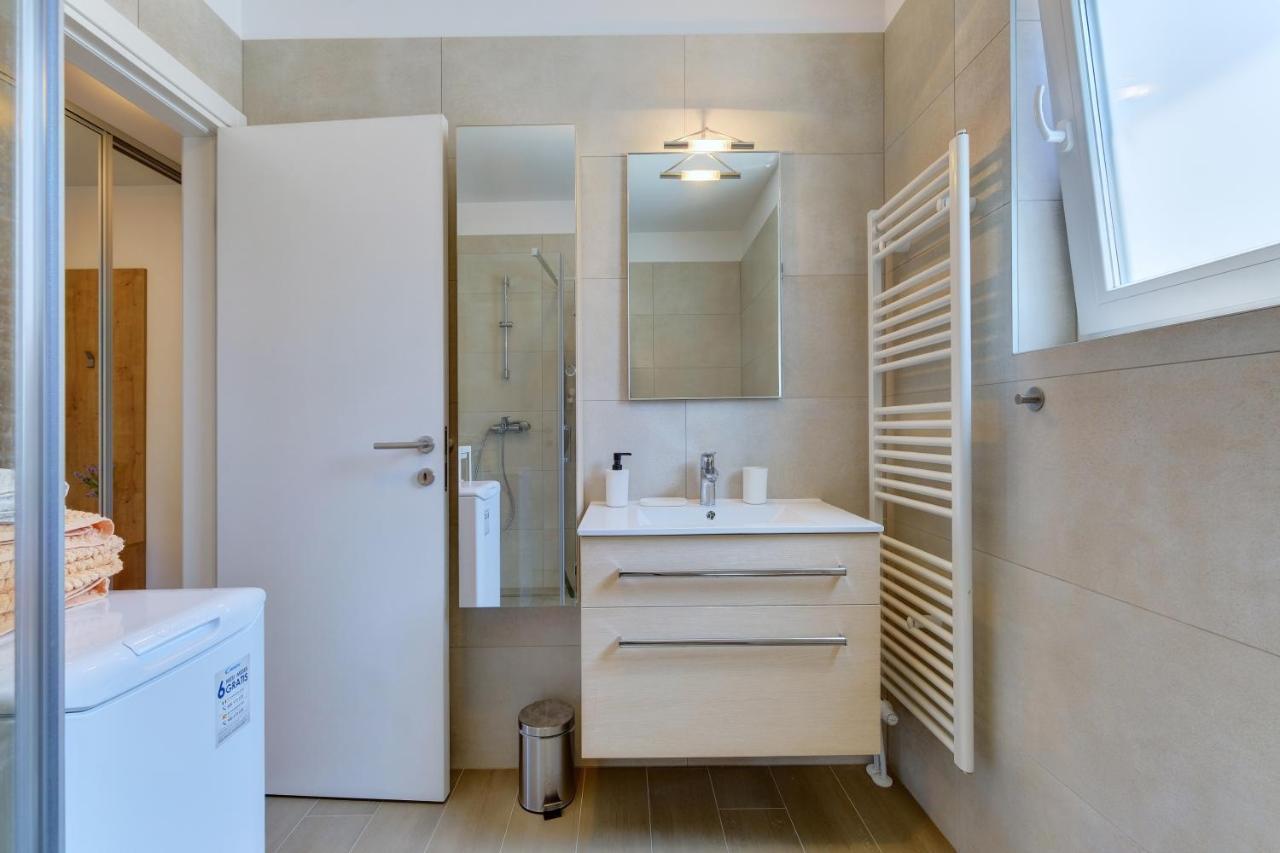 Apartments Hemetek ヴェリ・ロシニュ エクステリア 写真