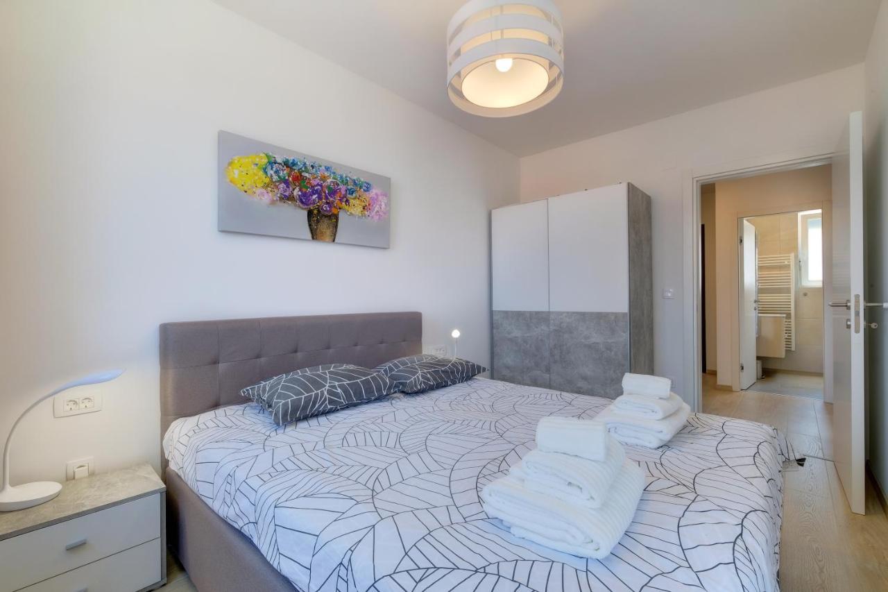 Apartments Hemetek ヴェリ・ロシニュ エクステリア 写真