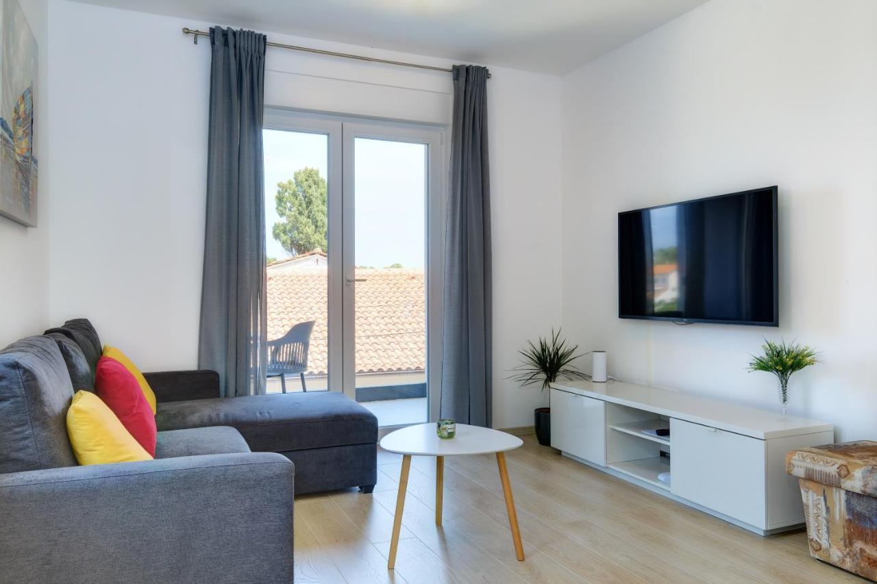 Apartments Hemetek ヴェリ・ロシニュ エクステリア 写真